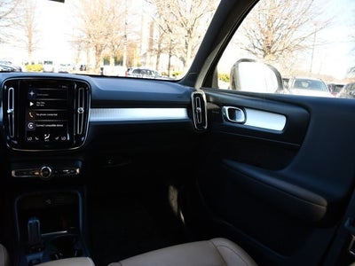 2019 Volvo XC40 Momentum