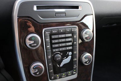 2016 Volvo XC70 T5 Platinum