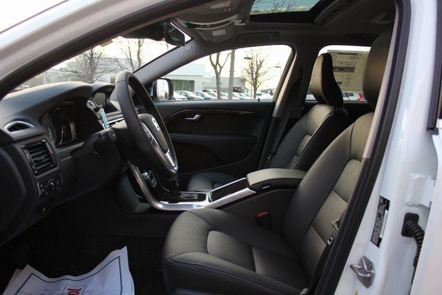 2016 Volvo XC70 T5 Platinum