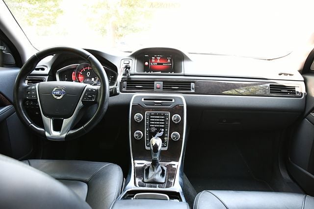 2016 Volvo XC70 T5 Platinum