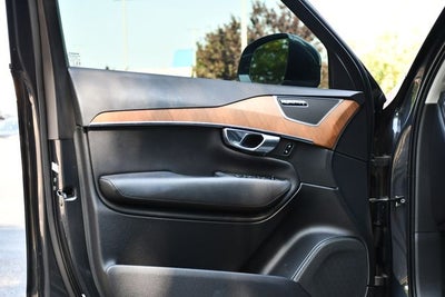 2021 Volvo XC90 T6 Momentum