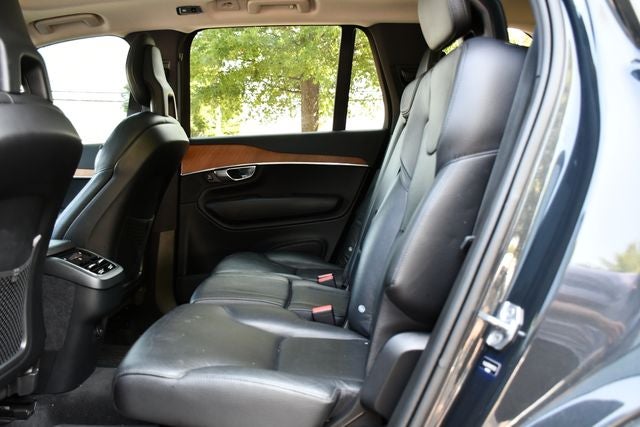 2021 Volvo XC90 T6 Momentum