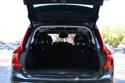 2021 Volvo XC90 T6 Momentum
