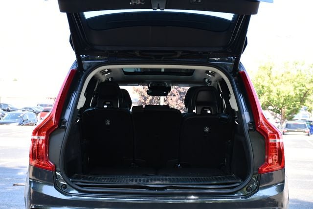 2021 Volvo XC90 T6 Momentum