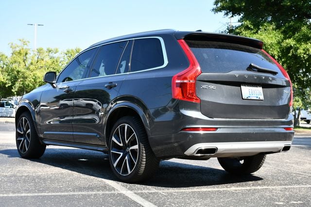 2021 Volvo XC90 T6 Momentum