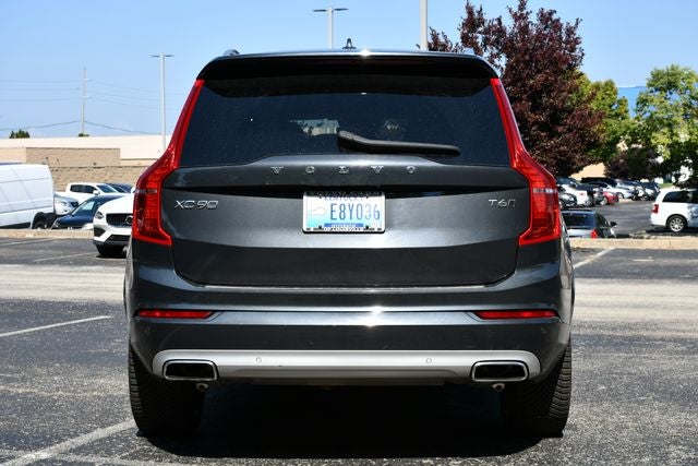 2021 Volvo XC90 T6 Momentum