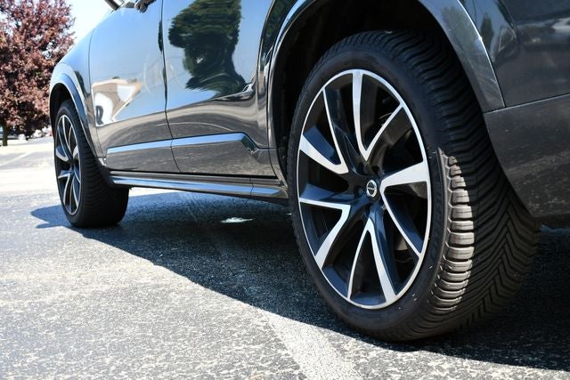 2021 Volvo XC90 T6 Momentum