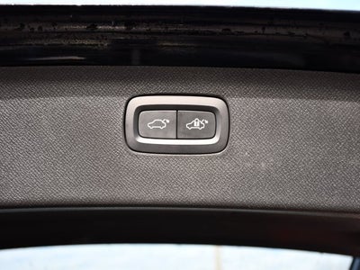 2022 Volvo XC90 T6 Momentum