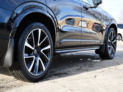 2022 Volvo XC90 T6 Momentum