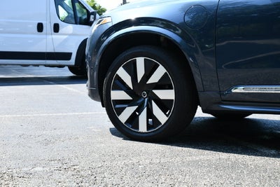 2024 Volvo XC90 Recharge Plug-In Hybrid T8 Plus Bright Theme 7 Passenger