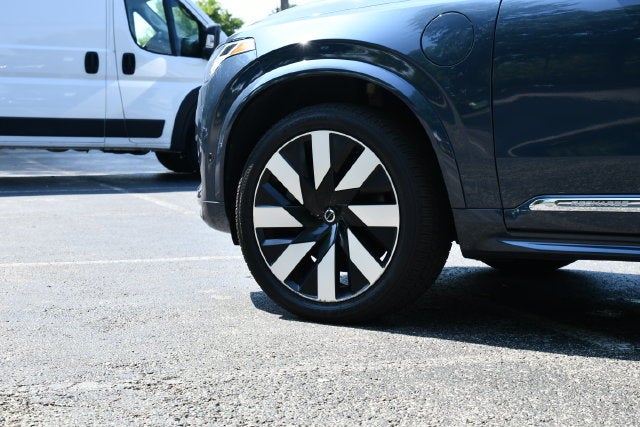 2024 Volvo XC90 Recharge Plug-In Hybrid T8 Plus Bright Theme 7 Passenger