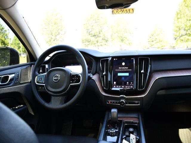 2024 Volvo XC60 Recharge Plug-In Hybrid T8 Plus Dark Theme