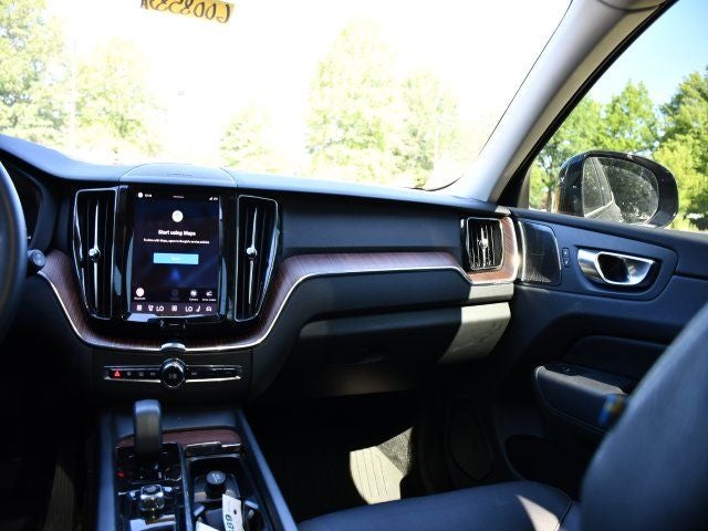 2024 Volvo XC60 Recharge Plug-In Hybrid T8 Plus Dark Theme
