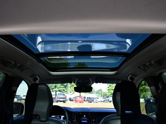 2024 Volvo XC60 Recharge Plug-In Hybrid T8 Plus Dark Theme