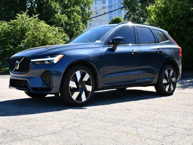 2024 Volvo XC60 Recharge Plug-In Hybrid T8 Plus Dark Theme