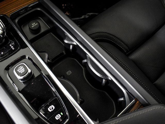 2024 Volvo XC60 Recharge Plug-In Hybrid Ultimate