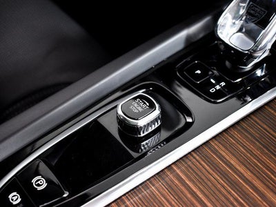 2024 Volvo XC60 Recharge Plug-In Hybrid Ultimate