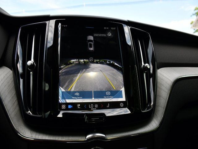 2025 Volvo XC60 Plug-In Hybrid T8 Plus