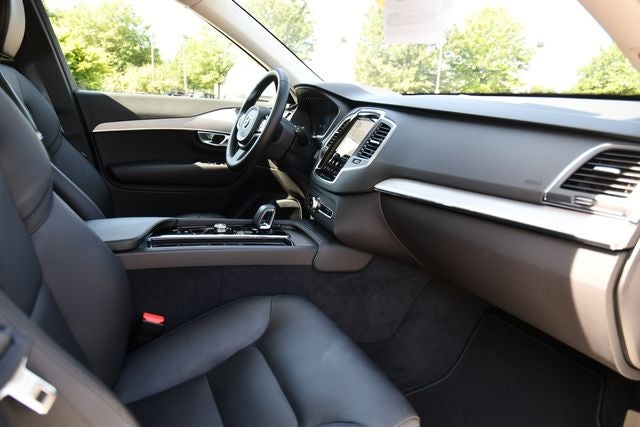 2024 Volvo XC90 B5 Core