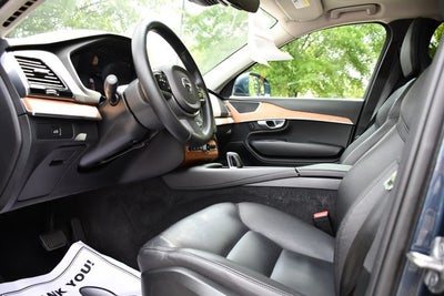 2023 Volvo XC90 B5 Plus
