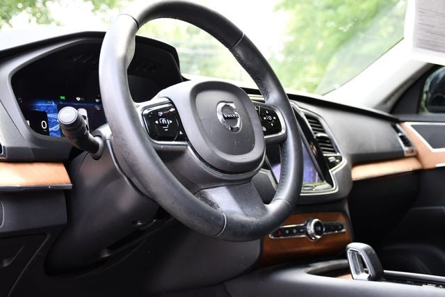 2023 Volvo XC90 B5 Plus