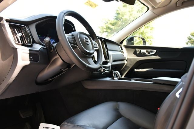 2024 Volvo XC60 B5 Core