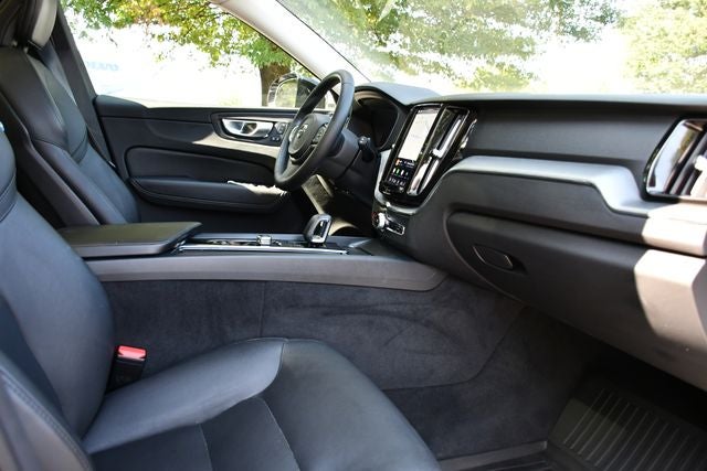 2024 Volvo XC60 B5 Core