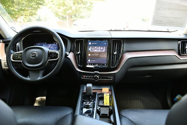 2024 Volvo XC60 B5 Plus Dark Theme