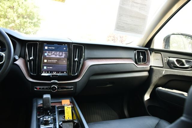 2024 Volvo XC60 B5 Plus Dark Theme