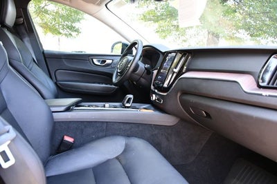 2024 Volvo XC60 B5 Plus Dark Theme