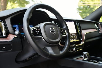 2024 Volvo XC60 B5 Plus Dark Theme