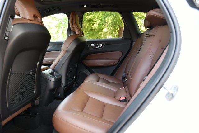 2024 Volvo XC60 B5 Plus Dark Theme