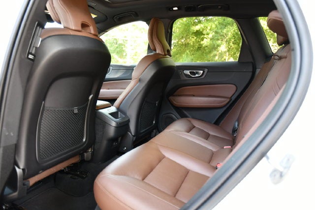 2024 Volvo XC60 B5 Plus Dark Theme