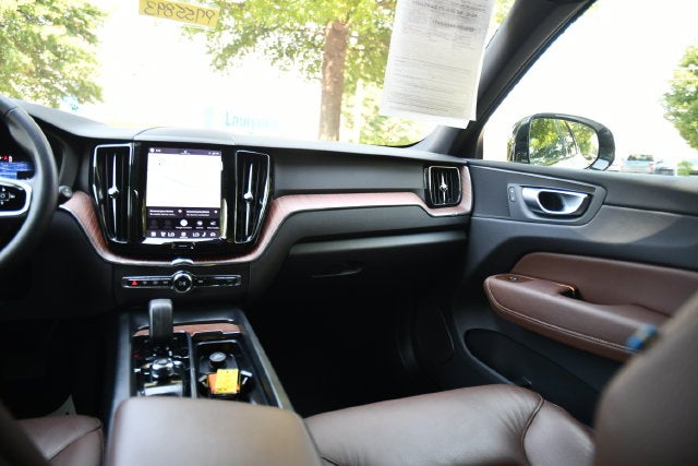 2024 Volvo XC60 B5 Plus Dark Theme