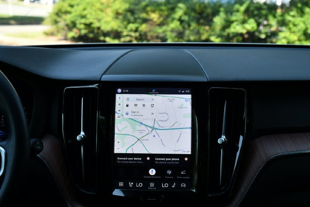 2024 Volvo XC60 B5 Plus Dark Theme