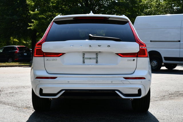 2024 Volvo XC60 B5 Plus Dark Theme