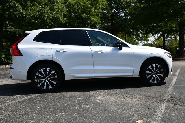 2024 Volvo XC60 B5 Plus Dark Theme