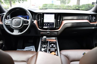 2024 Volvo XC60 B5 Plus Dark Theme