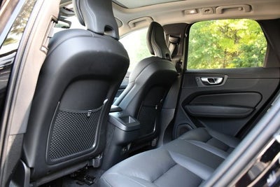 2024 Volvo XC60 B5 Plus Dark Theme
