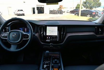 2024 Volvo XC60 B5 Plus Dark Theme