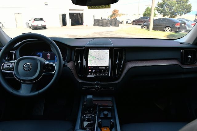 2024 Volvo XC60 B5 Plus Dark Theme