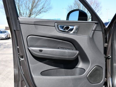 2024 Volvo XC60 B5 Plus Dark Theme