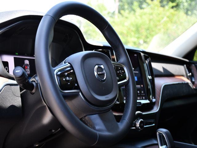 2024 Volvo XC60 B5 Plus Dark Theme