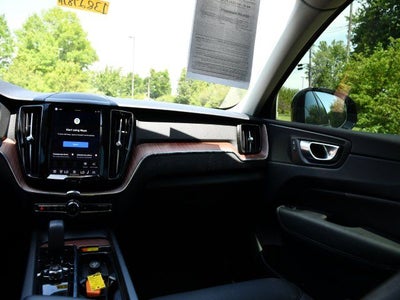 2024 Volvo XC60 B5 Plus Dark Theme