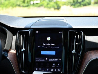 2024 Volvo XC60 B5 Plus Dark Theme