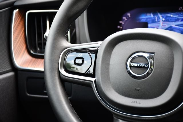 2024 Volvo XC60 B5 Plus Dark Theme