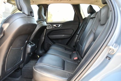 2024 Volvo XC60 B5 Ultimate Dark Theme