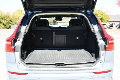 2024 Volvo XC60 B5 Ultimate Dark Theme