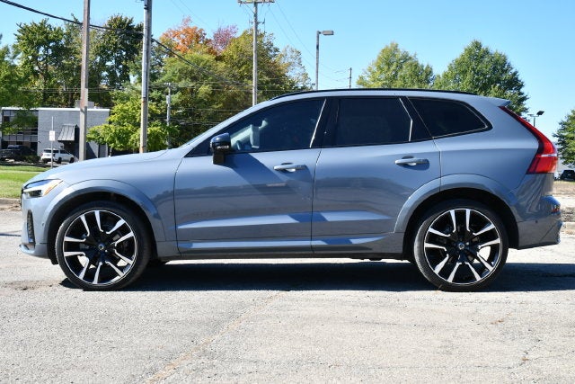 2024 Volvo XC60 B5 Ultimate Dark Theme