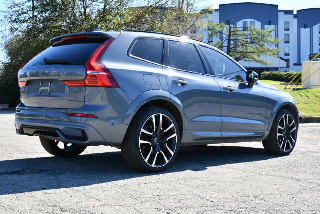 2024 Volvo XC60 B5 Ultimate Dark Theme